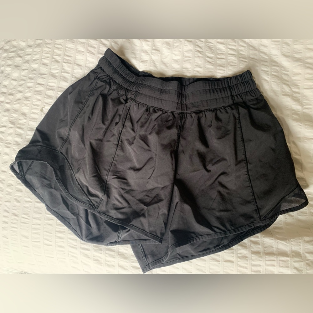 Lululemon Hotty Hot Low Rise 4 inch